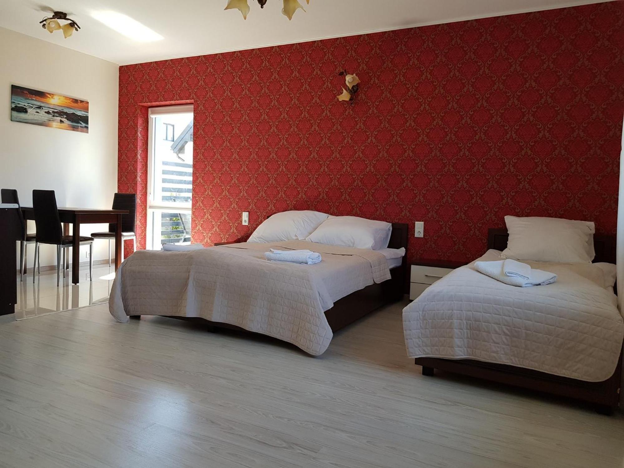 Apartamenty Maja -Pokoje - Domy Wakacyjne -Basen Podgrzewany -Jacuzzi - Sauna ウェバ エクステリア 写真