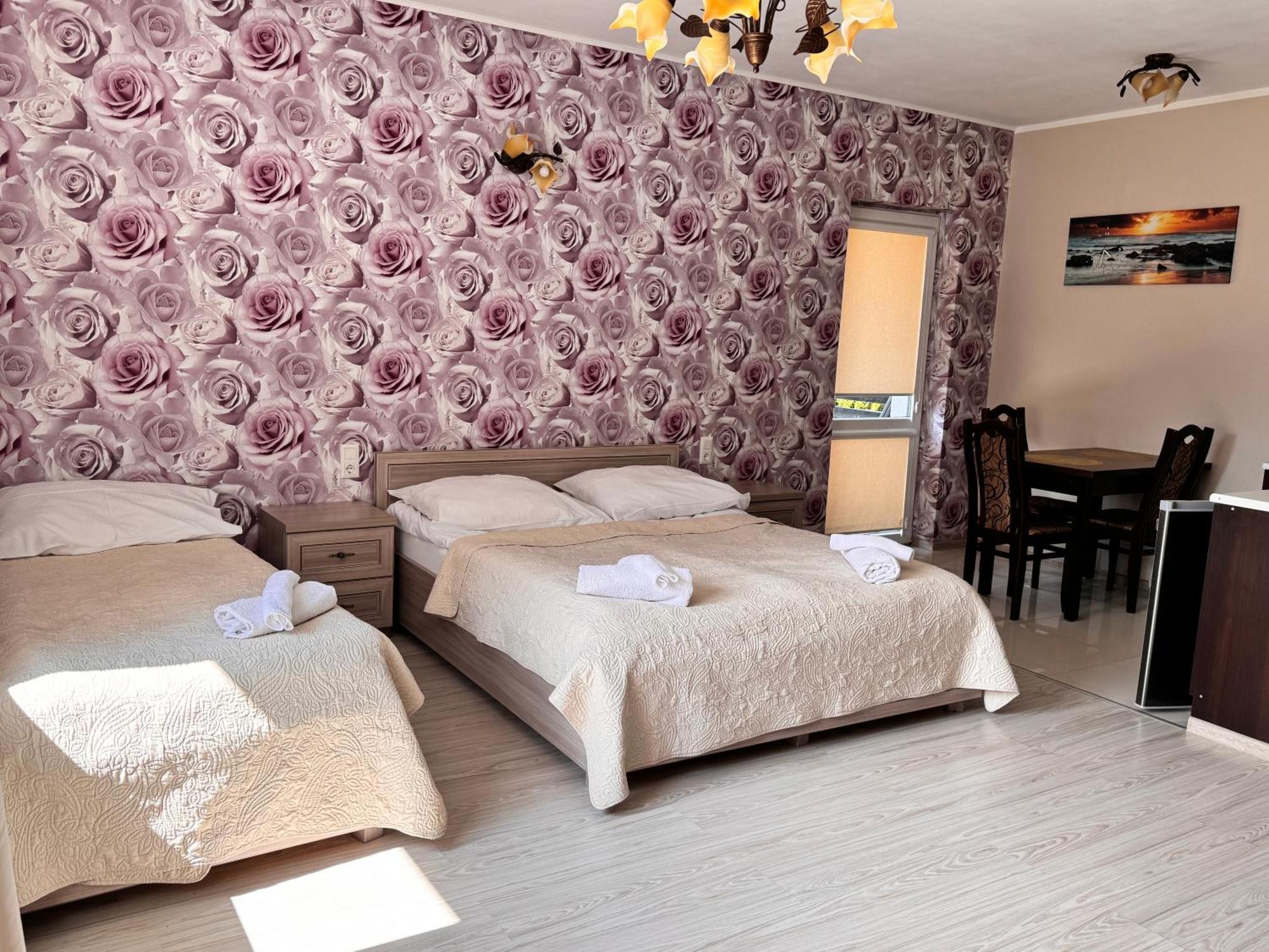 Apartamenty Maja -Pokoje - Domy Wakacyjne -Basen Podgrzewany -Jacuzzi - Sauna ウェバ エクステリア 写真