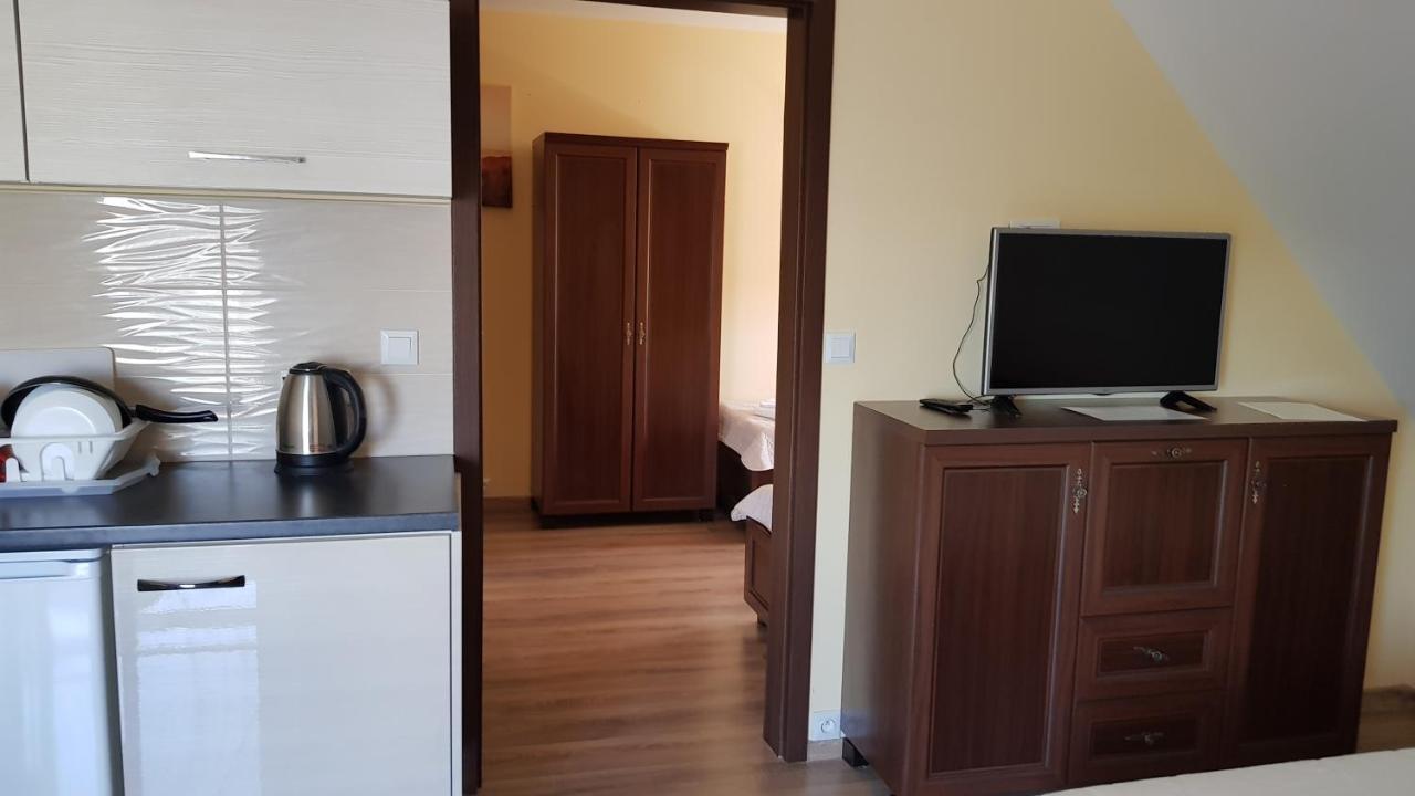 Apartamenty Maja -Pokoje - Domy Wakacyjne -Basen Podgrzewany -Jacuzzi - Sauna ウェバ エクステリア 写真